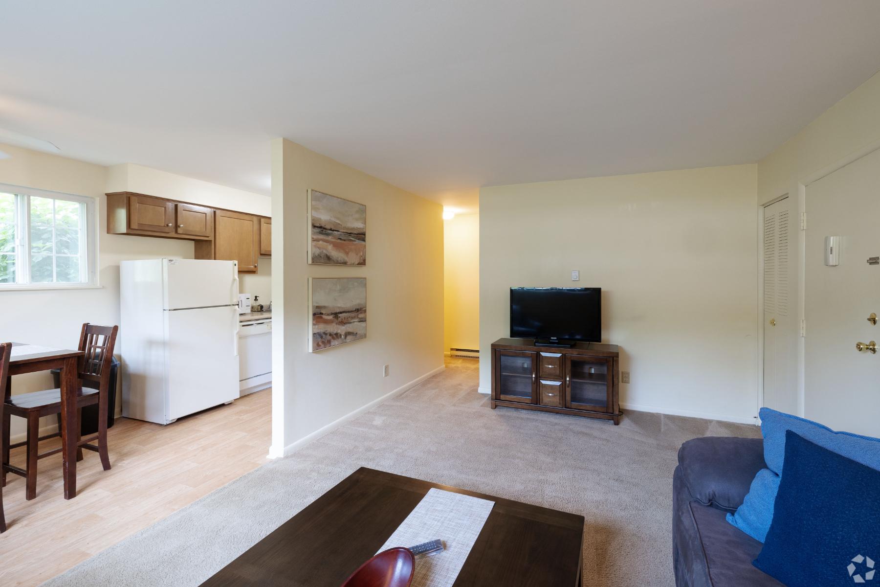 Carpenter Village Apartments Guilderland, NY Livingroom & Kitchen Carpenter Village Apartments Guilderland, NY Livingroom & Kitchen