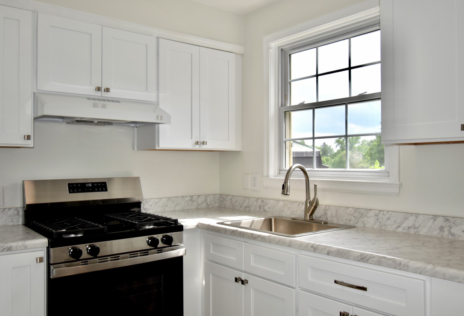 Dutch Village Apartments – Menands, NY Modern Kitchen Dutch Village Apartments - Menands, NY Modern Kitchen