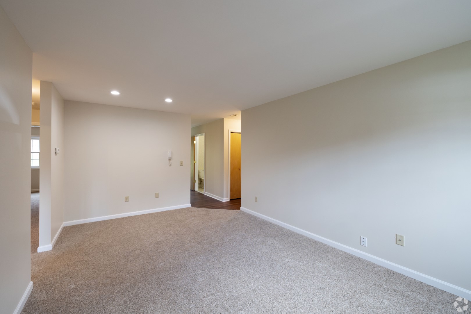 Dutch Village Apartments – Menands, NY Living Room Dutch Village Apartments - Menands, NY Living Room