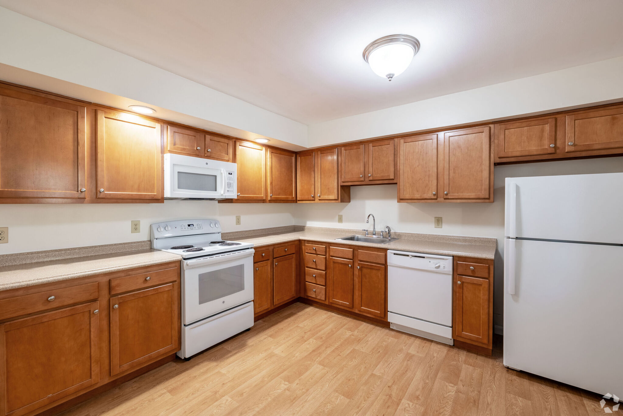 Parkwood Village Apartments Clifton Park, NY Kitchen Parkwood Village Apartments Clifton Park, NY Kitchen